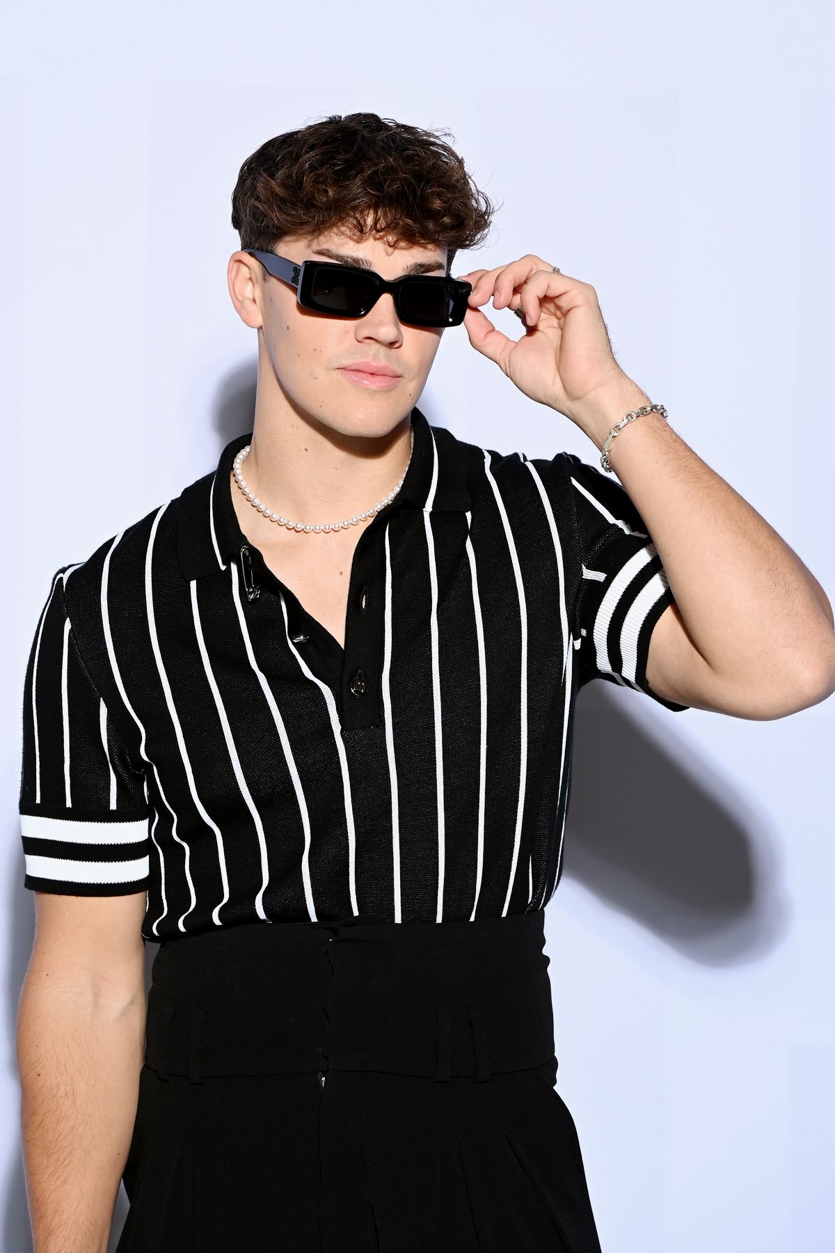Ноа Бек на шоу Balmain Womenswear Весна/лето 2022 в рамках Недели моды в Париже, 29 сентября 2021 г., фото 3 Ноа Бек на шоу Balmain Womenswear Весна/лето 2022 в рамках Недели моды в Париже, фото 3
