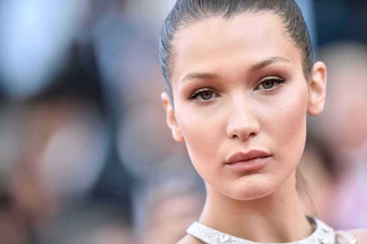 Белла Хадид на премьере фильма «Светская жизнь» в рамках 69-го ежегодного Каннского кинофестиваля, 11 мая 2016 г. Белла Хадид на премьере фильма «Светская жизнь» в рамках 69-го ежегодного Каннского кинофестиваля