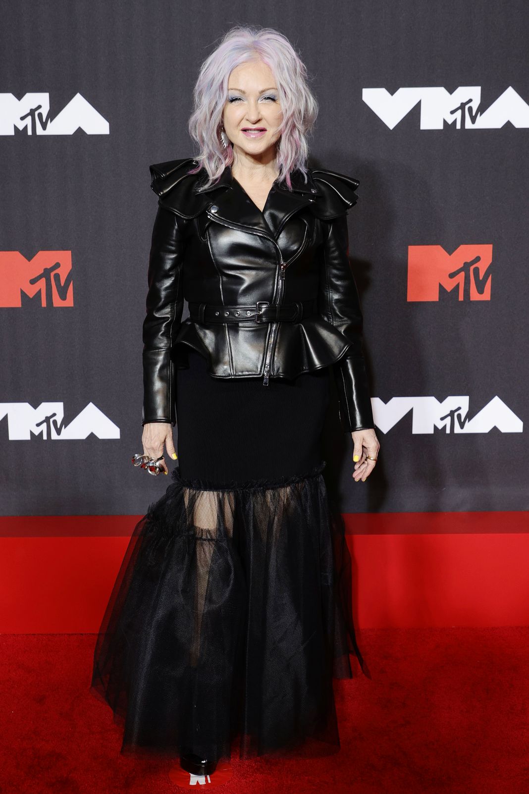 Синди Лопер на церемонии вручения премий MTV Video Music Awards 2021 в Нью-Йорке, 12 сентября 2021 г. Синди Лопер на церемонии вручения премий MTV Video Music Awards 2021