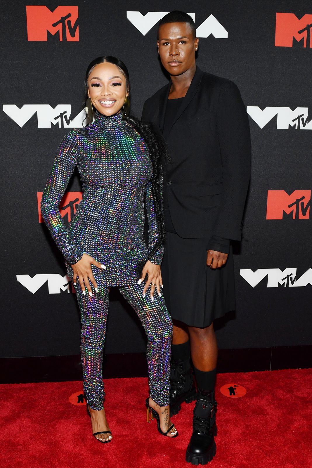 Бонанг Матеба, Эмори Стюарт на церемонии вручения премий MTV Video Music Awards 2021 в Нью-Йорке, 12 сентября 2021 г. Бонанг Матеба, Эмори Стюарт на церемонии вручения премий MTV Video Music Awards 2021
