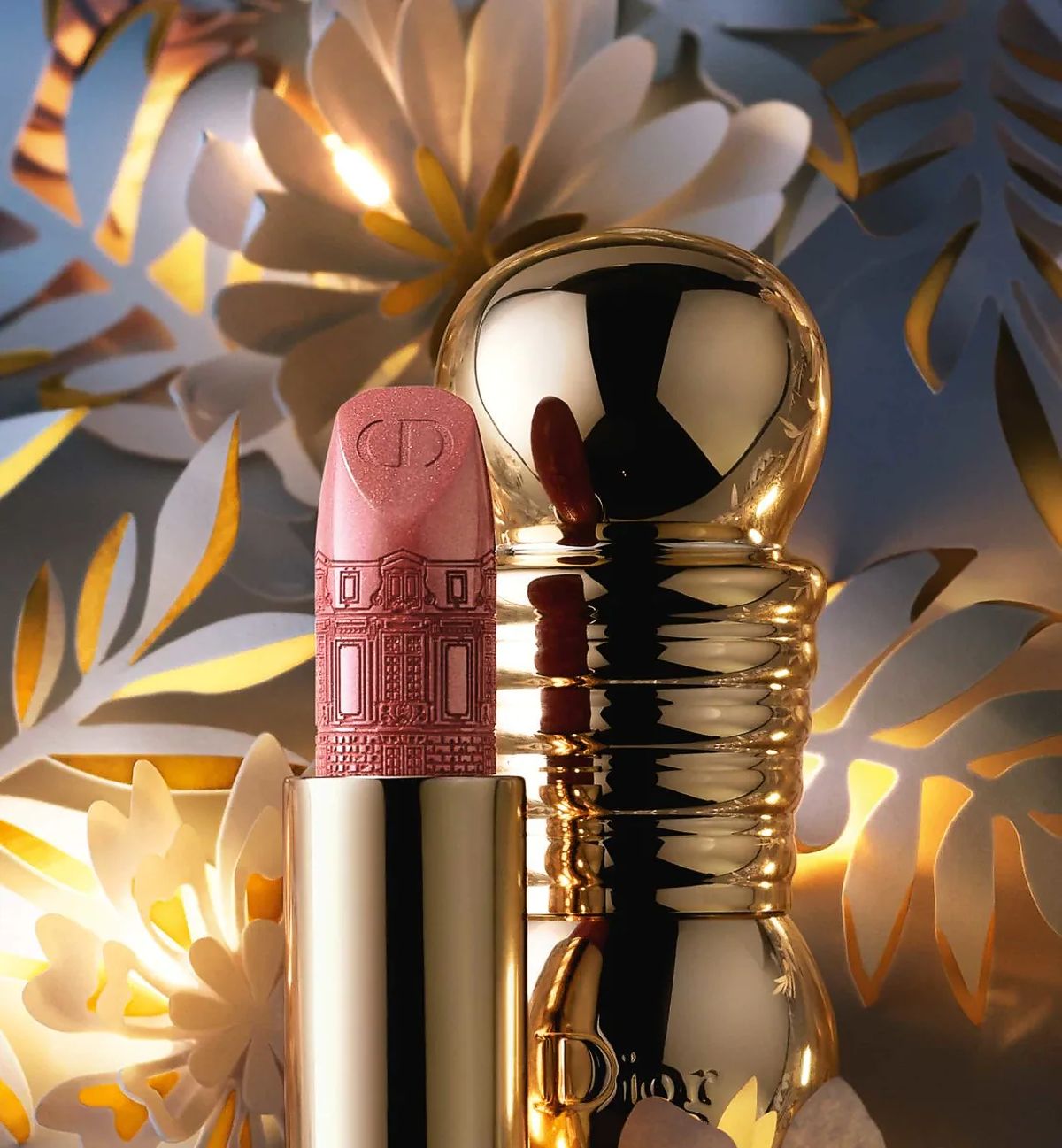 Dior, помада Diorific, оттенки: 466 Pink Rose, 858 Red Pansy, 862 Winter Poppy, 873 Sparkling Peony из коллекции The Atelier of Dreams Dior, помада Diorific, оттенок 074 Rose d'hiver