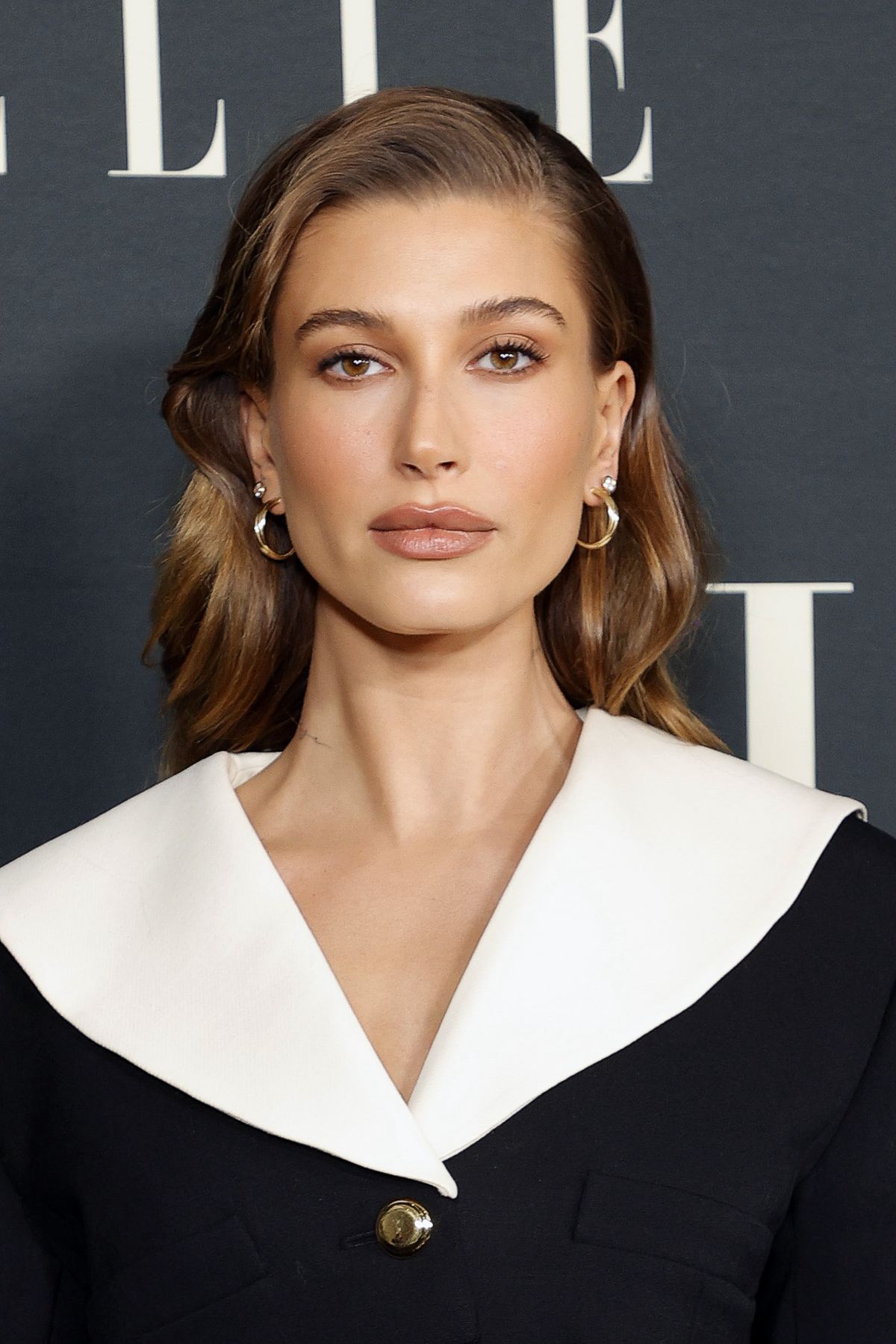 Хейли Бибер на 27-й ежегодной церемонии Women In Hollywood в Лос-Анджелесе, 19 октября 2021 г., фото 2 Хейли Бибер на 27-й ежегодной церемонии Women In Hollywood, фото 2