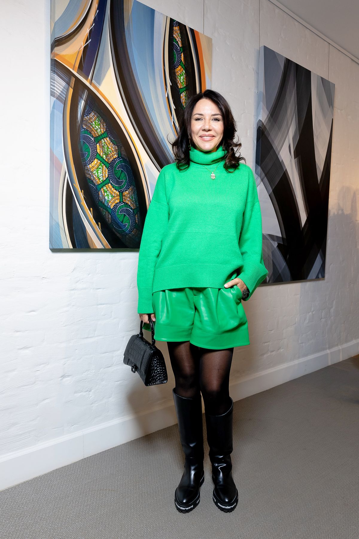 Ирина Чайковская на выставке Ромена Фроке «Линии и связи» в галерее Askeri Gallery, 5 октября 2021 г., фото 1 Ирина Чайковская на выставке Ромена Фроке «Линии и связи», фото 1