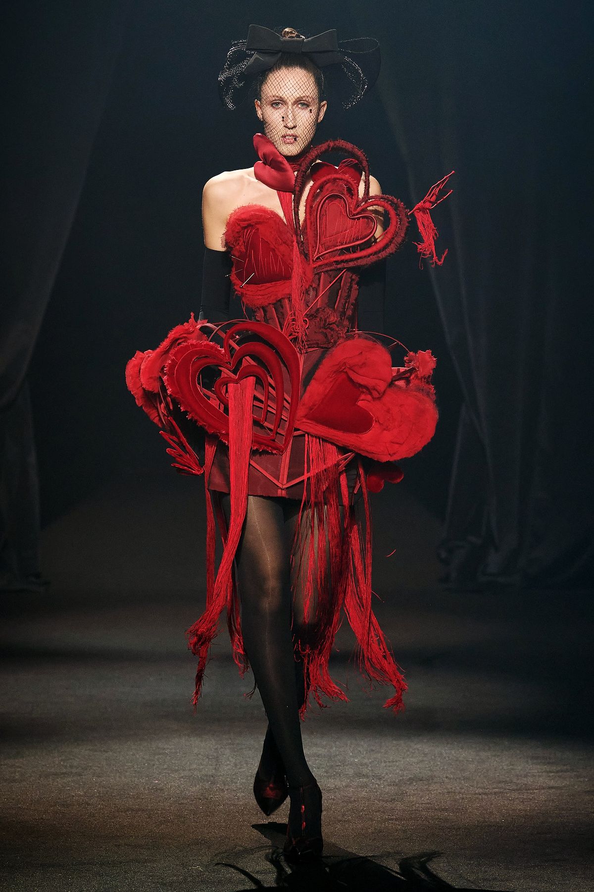 Jean Paul Gaultier, дизайнер Жан-Поль Готье на шоу «Love Brings Love» памяти Альбера Эльбаза, 5 октября 2021 г. Jean Paul Gaultier, дизайнер Жан-Поль Готье на шоу «Love Brings Love»