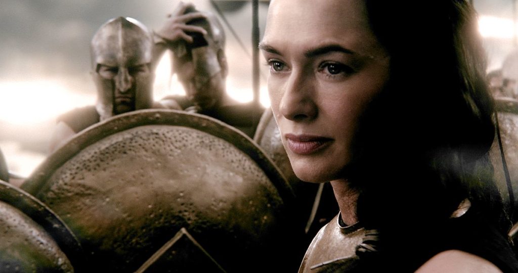 Лина Хиди в фильме «300 спартанцев: Расцвет империи», 2013 г. Лина Хиди в фильме «300 спартанцев: Расцвет империи»