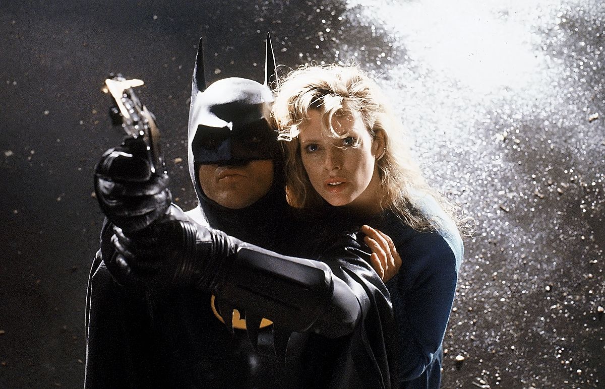 Майкл Китон и Ким Бейсингер в фильме «Бэтмен», 1989 г. Майкл Китон и Ким Бейсингер в фильме «Бэтмен»