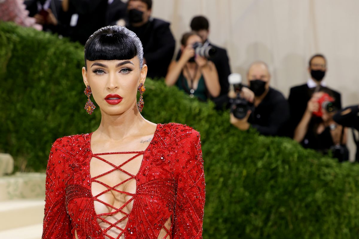 Меган Фокс на балу Института костюма Met Gala 2021 «In America: A Lexicon Of Fashion» в Нью-Йорке, 13 сентября 2021 г. Меган Фокс на балу Института костюма Met Gala 2021 «In America: A Lexicon Of Fashion»