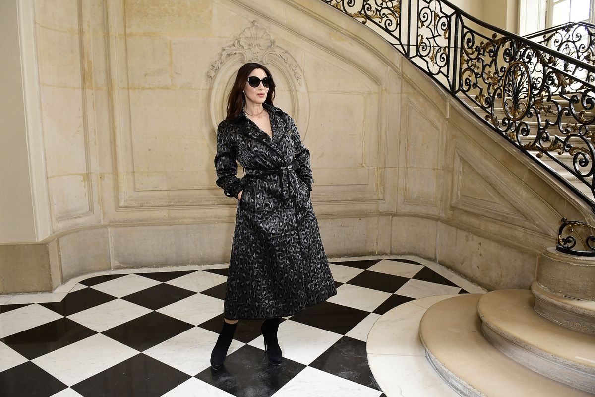 Моника Беллуччи на шоу Christian Dior Haute Couture Осень/Зима 2021/2022
