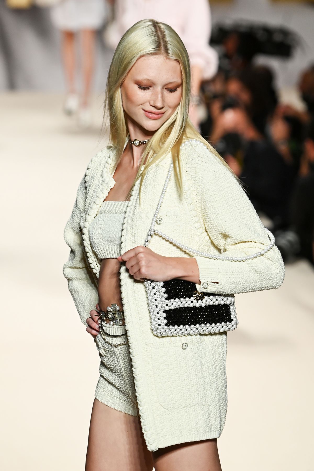 Крупным планом: детали шоу Chanel Весна/Лето 2022, фото 24 Шоу Chanel Весна/Лето 2022, фото 24