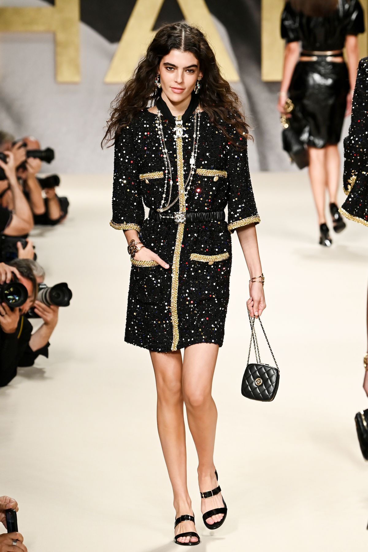 Крупным планом: детали шоу Chanel Весна/Лето 2022, фото 8 Шоу Chanel Весна/Лето 2022, фото 8