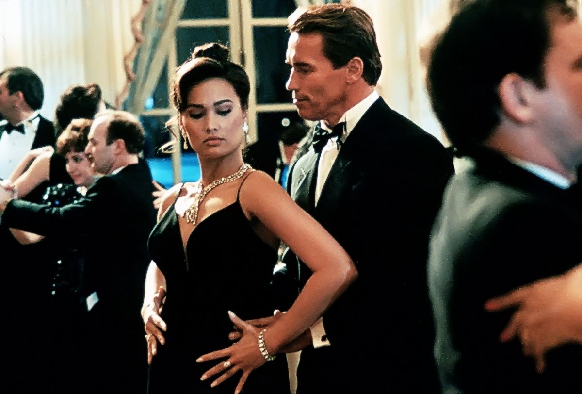 Тиа Каррере и Арнольд Шварценеггер в фильме «Правдивая ложь», 1994 г. Тиа Каррере и Арнольд Шварценеггер в фильме «Правдивая ложь»