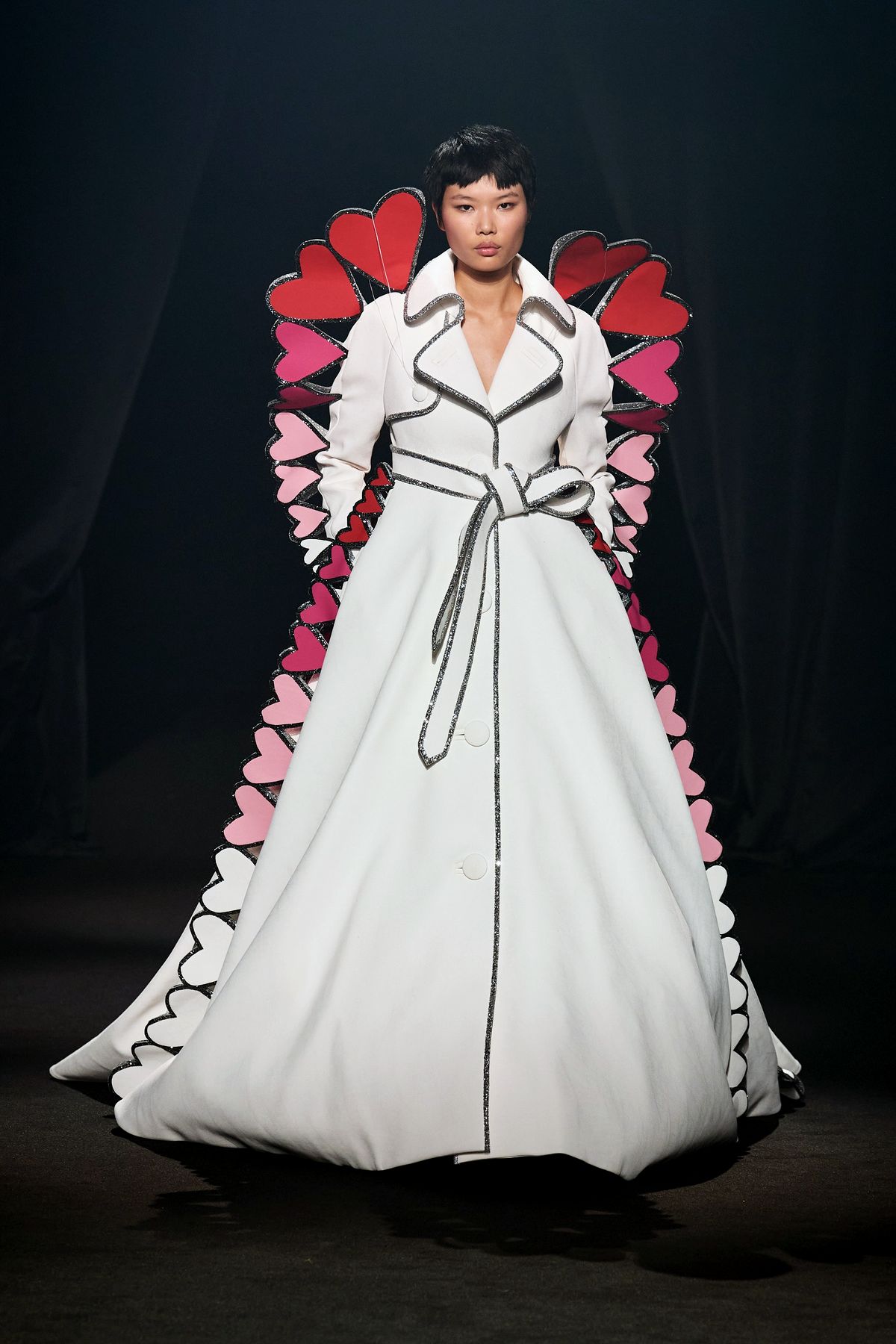 Viktor&Rolf, дизайнеры Виктор Хорстинг и Рольф Снерен на шоу «Love Brings Love» памяти Альбера Эльбаза, 5 октября 2021 г. Viktor&Rolf, дизайнеры Виктор Хорстинг и Рольф Снерен на шоу «Love Brings Love»