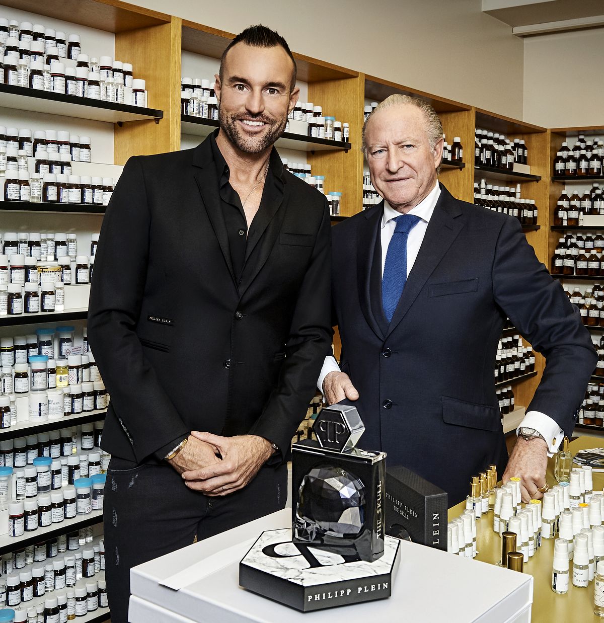 Альберто Морильяс с Филиппом Плейном и новым ароматом Philipp Plein «The $kull» парфюмер Альберто Морильяс с Филиппом Плейном и новым ароматом Philipp Plein «The $kull»