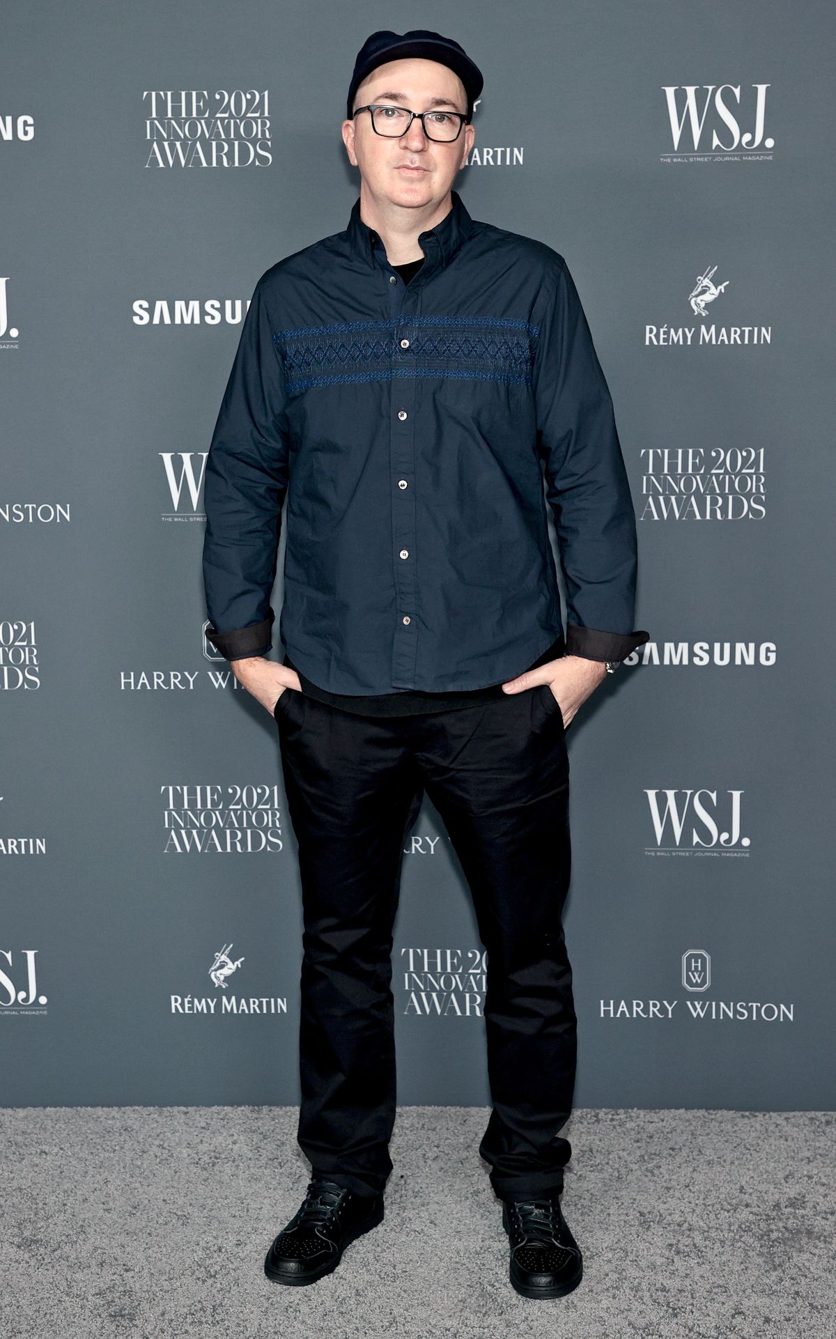 Брайан Доннелли (Kaws) на церемонии вручения премии журнала WSJ Innovator Awards 2021 в Нью-Йорке, 1 ноября 2021 г. Брайан Доннелли (Kaws) на церемонии вручения премии журнала WSJ Innovator Awards 2021