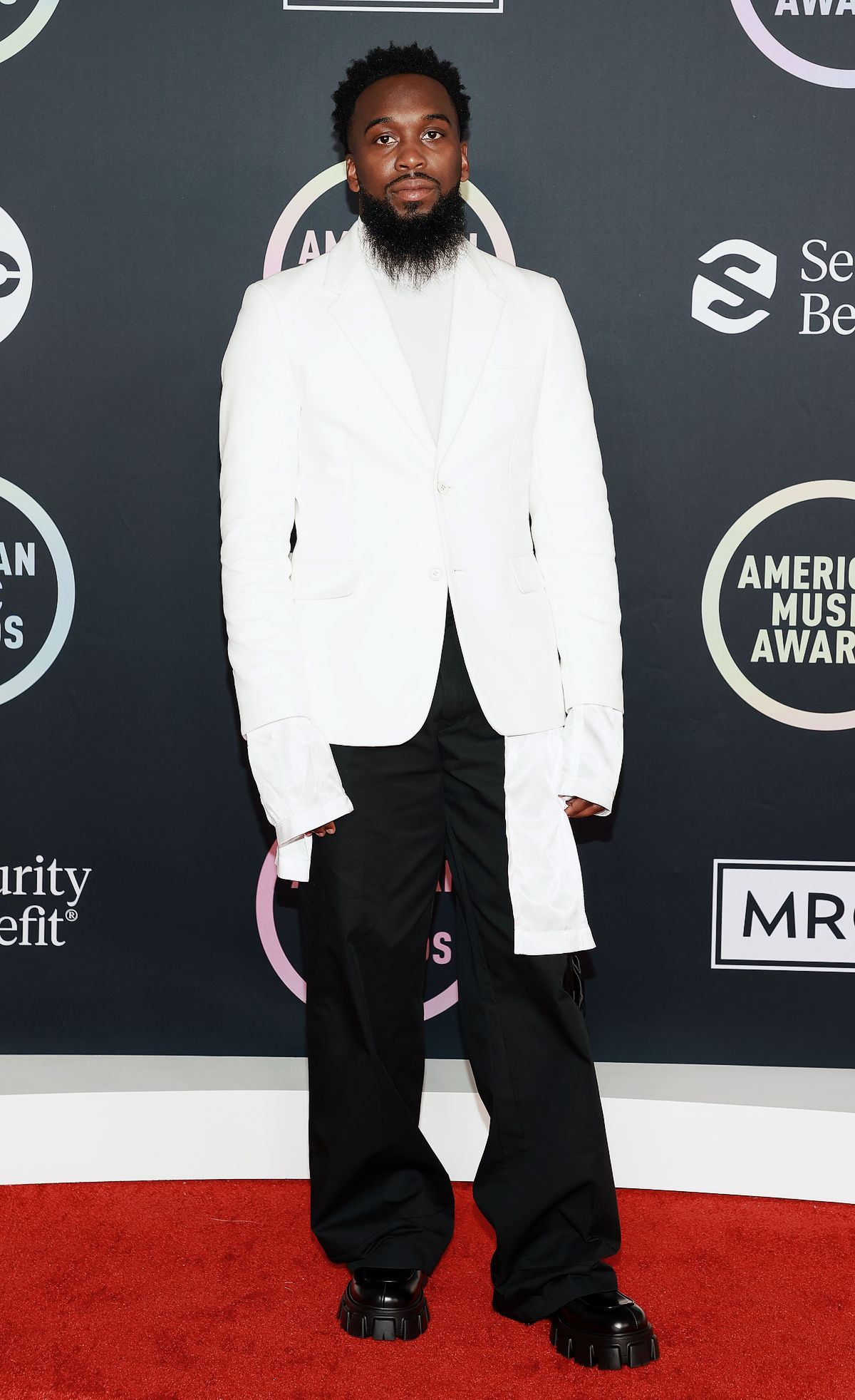 Данте Бове на музыкальной премии American Music Awards 2021 в Лос-Анджелесе, 21 ноября 2021 г. Данте Бове на музыкальной премии American Music Awards 2021