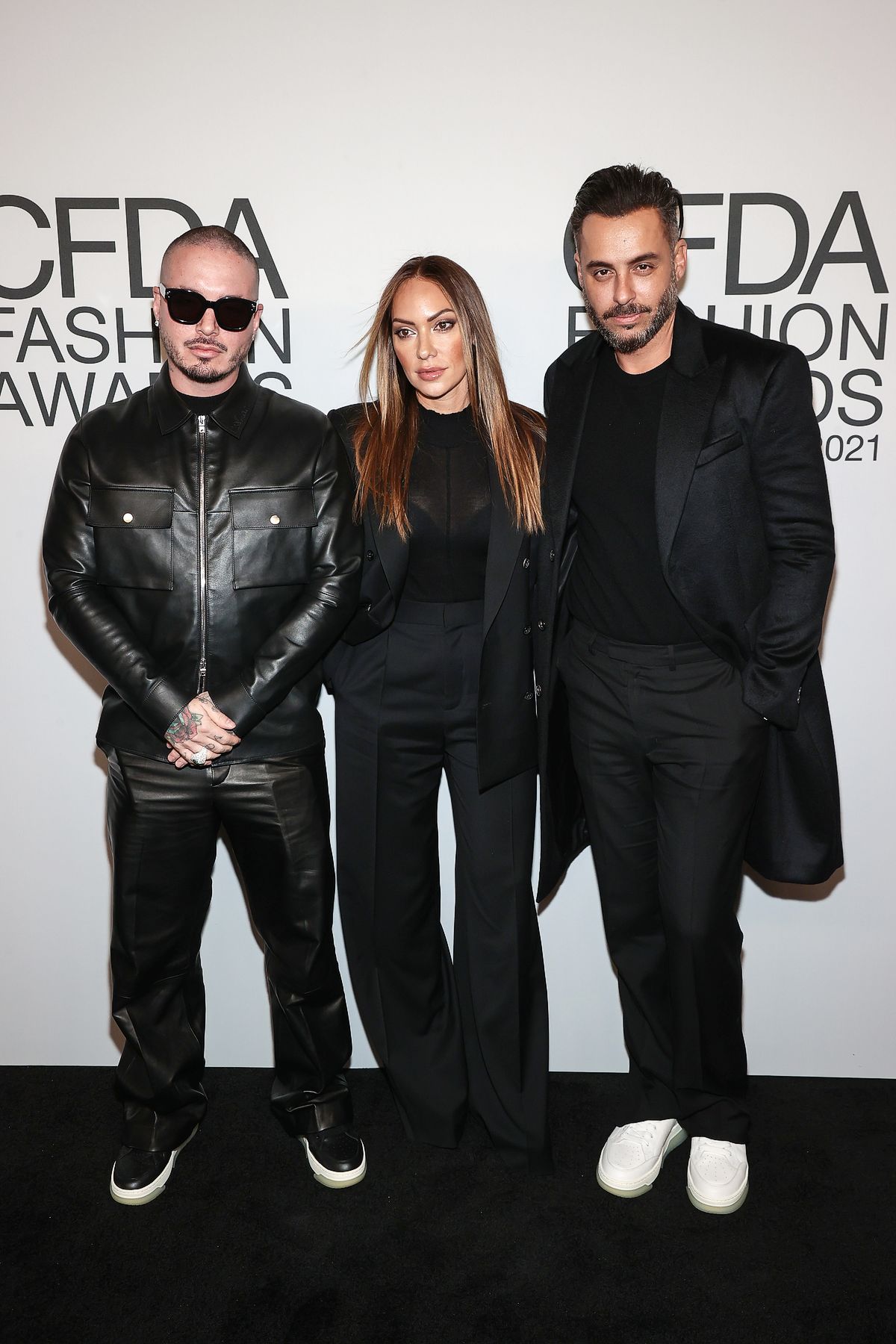 Джей Балвин (J Balvin), Ширин Амири, Майк Амири на церемонии вручения наград CFDA Fashion Awards 2021