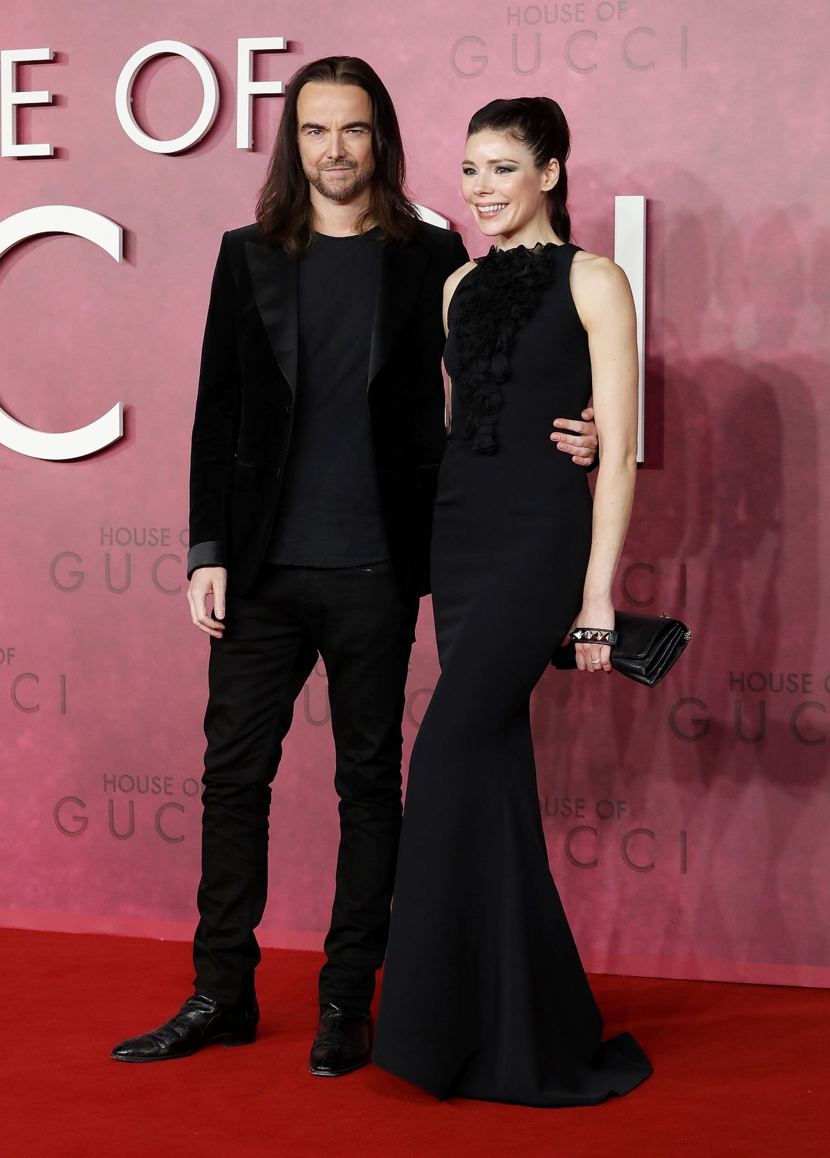 Джейсон Макнаб, Магдалена Сверлендер на премьере фильма «Дом Gucci» в Лондоне, 9 ноября 2021 г. Джейсон Макнаб, Магдалена Сверлендер на премьере фильма «Дом Gucci» в Лондоне