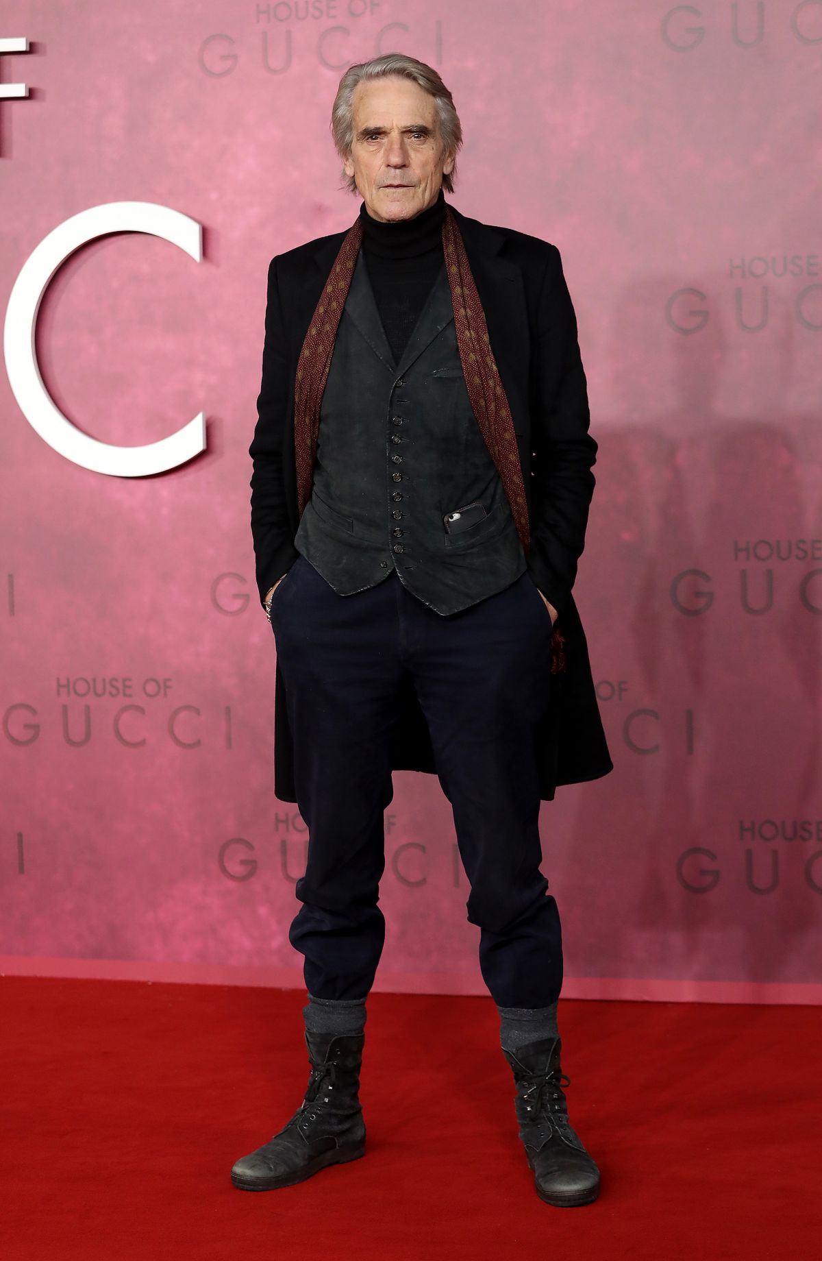 Джереми Айронс на премьере фильма «Дом Gucci» в Лондоне, 9 ноября 2021 г. Джереми Айронс на премьере фильма «Дом Gucci» в Лондоне