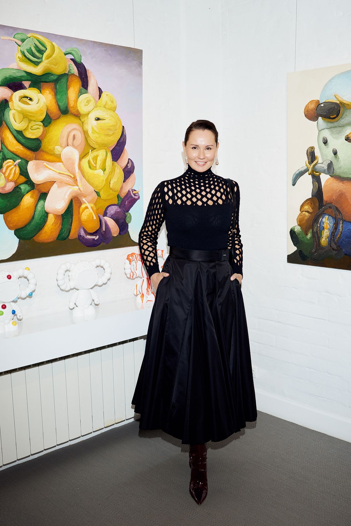 Екатерина Кожевникова на открытии выставки Питера Опхайма в галерее Askeri Gallery, 16 ноября 2021 г. Екатерина Кожевникова на открытии выставки Питера Опхайма