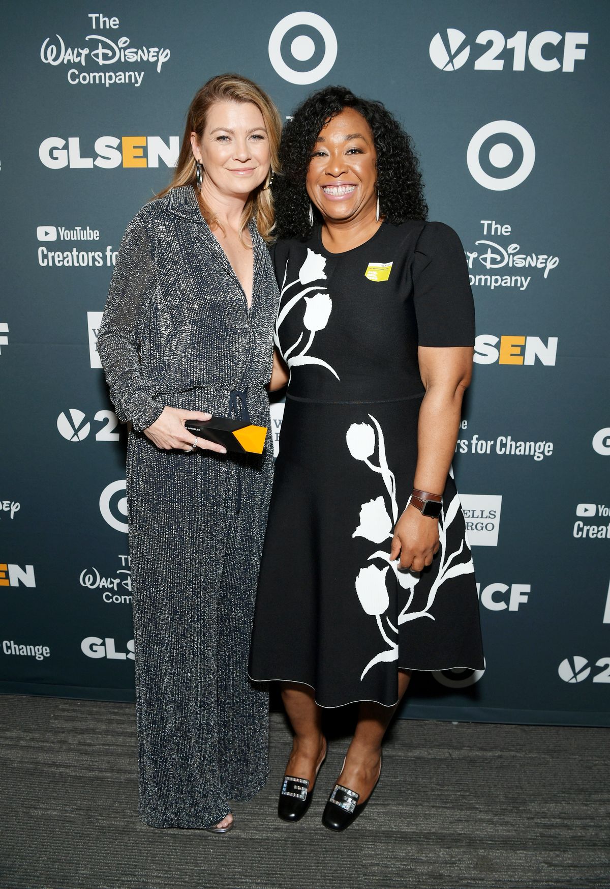 Эллен Помпео и Шонда Раймс на церемонии вручения награды Glsen Respect Awards в Беверли-Хиллз, 19 октября 2018 г. Эллен Помпео и Шонда Раймс на церемонии вручения премии Glsen Respect Awards