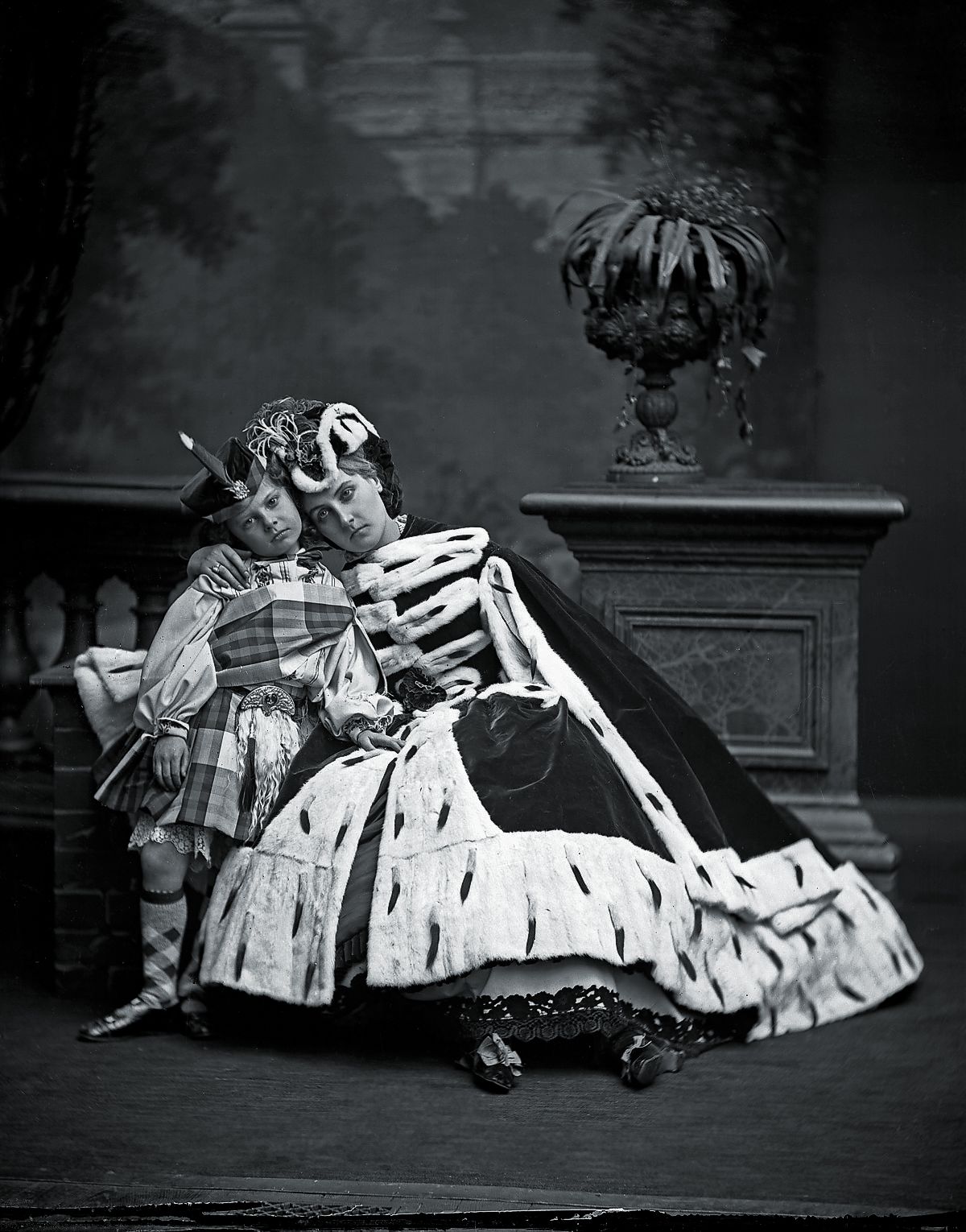 Графиня ди Кастильоне с сыном, 1865 г. Графиня ди Кастильоне с сыном