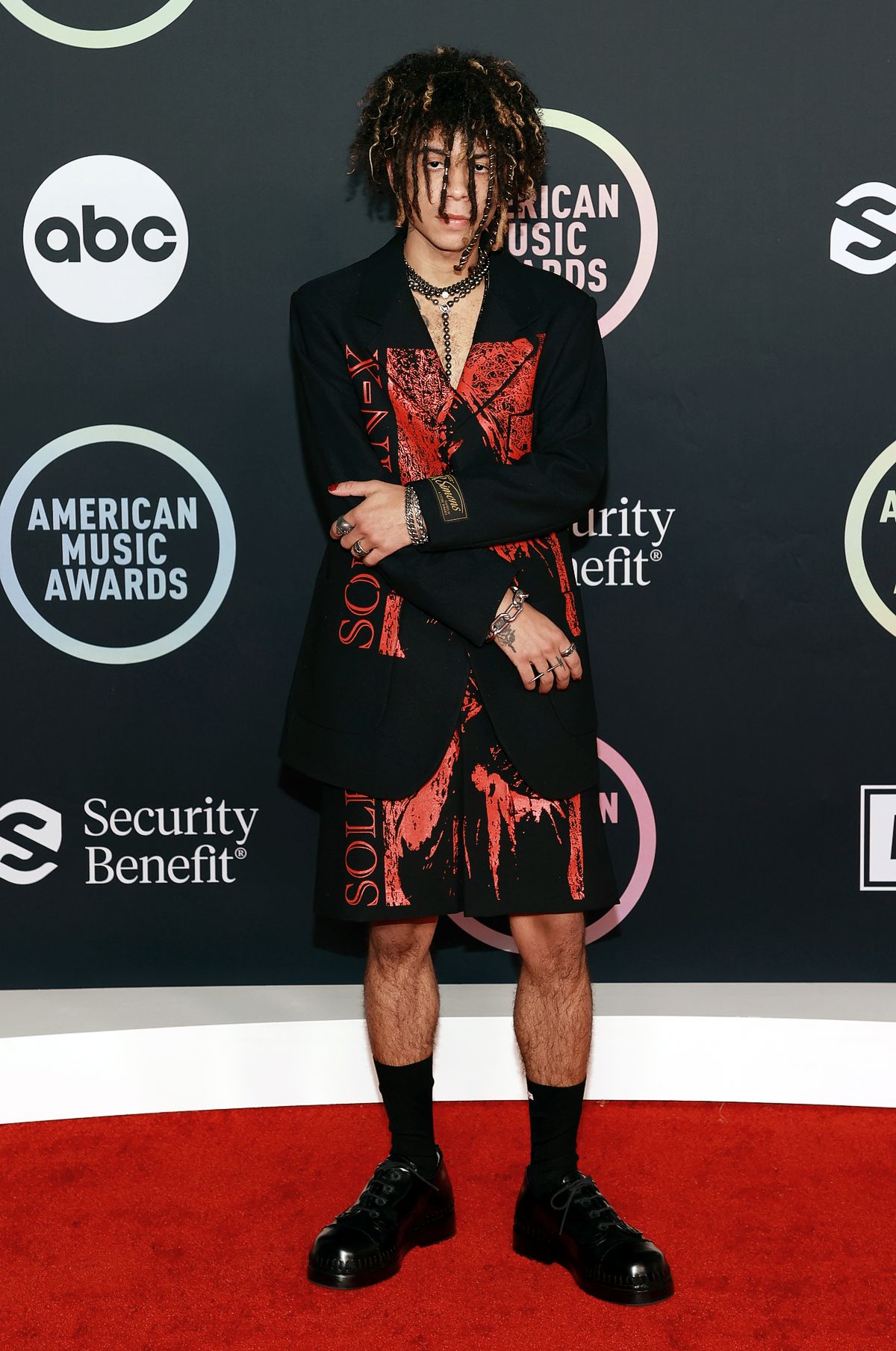 Ианн Диор на музыкальной премии American Music Awards 2021 в Лос-Анджелесе, 21 ноября 2021 г. Ианн Диор на музыкальной премии American Music Awards 2021
