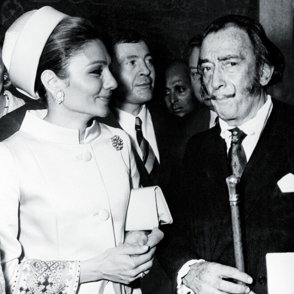 Императрица Фарах Пехлеви с Сальвадором Дали в Париже, 1967 г. Императрица Фарах Пехлеви с Сальвадором Дали