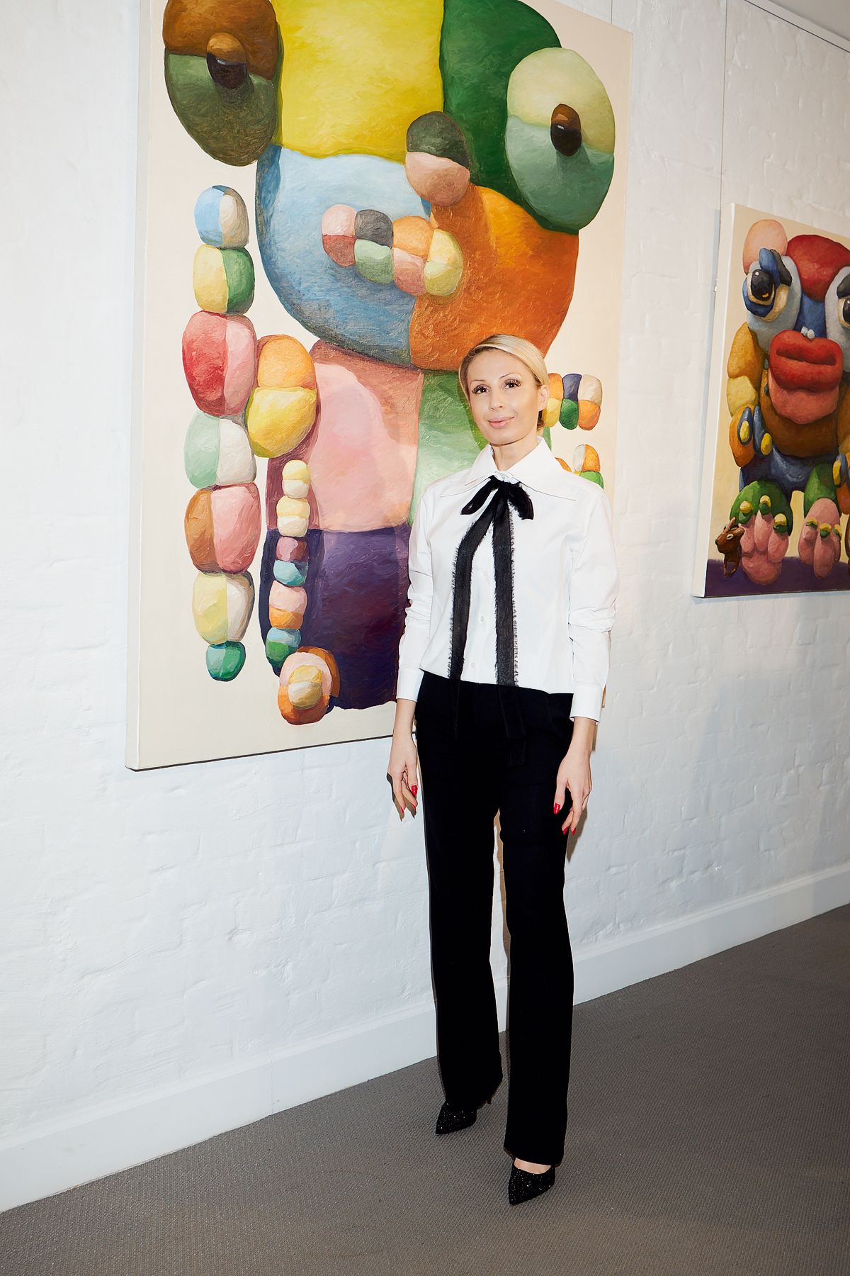Ирина Шапиро на открытии выставки Питера Опхайма в галерее Askeri Gallery, 16 ноября 2021 г. Ирина Шапиро на открытии выставки Питера Опхайма