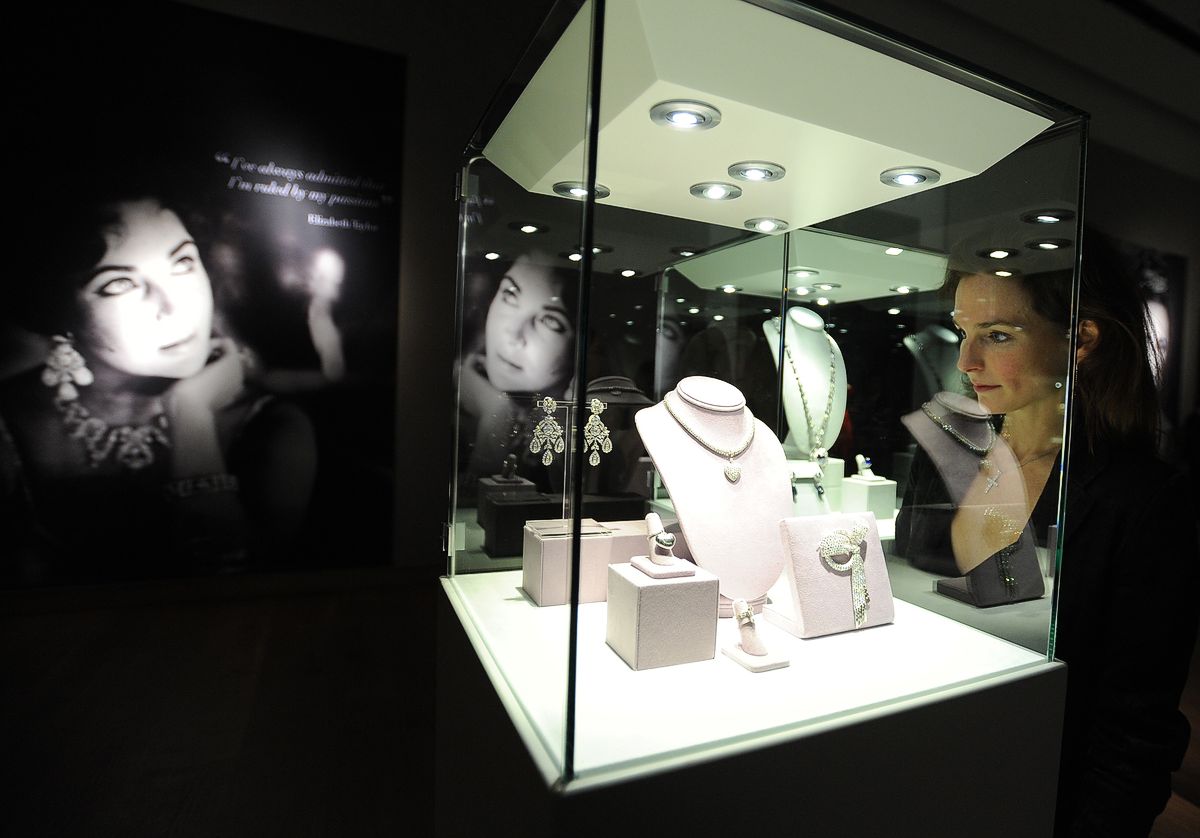Ювелирная коллекция Элизабет Тейлор на аукционе Christie's в Лондоне, 23 сентября 2011 г., фото 1 Ювелирная коллекция Элизабет Тейлор на аукционе Christie's, фото 1