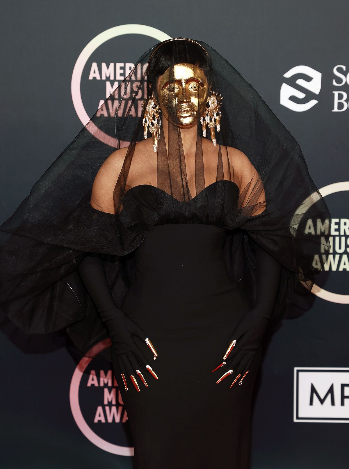 Карди Би на музыкальной премии American Music Awards 2021 в Лос-Анджелесе, 21 ноября 2021 г., фото 2 Карди Би на музыкальной премии American Music Awards 2021 в Лос-Анджелесе, 21 ноября 2021 г., фото 2