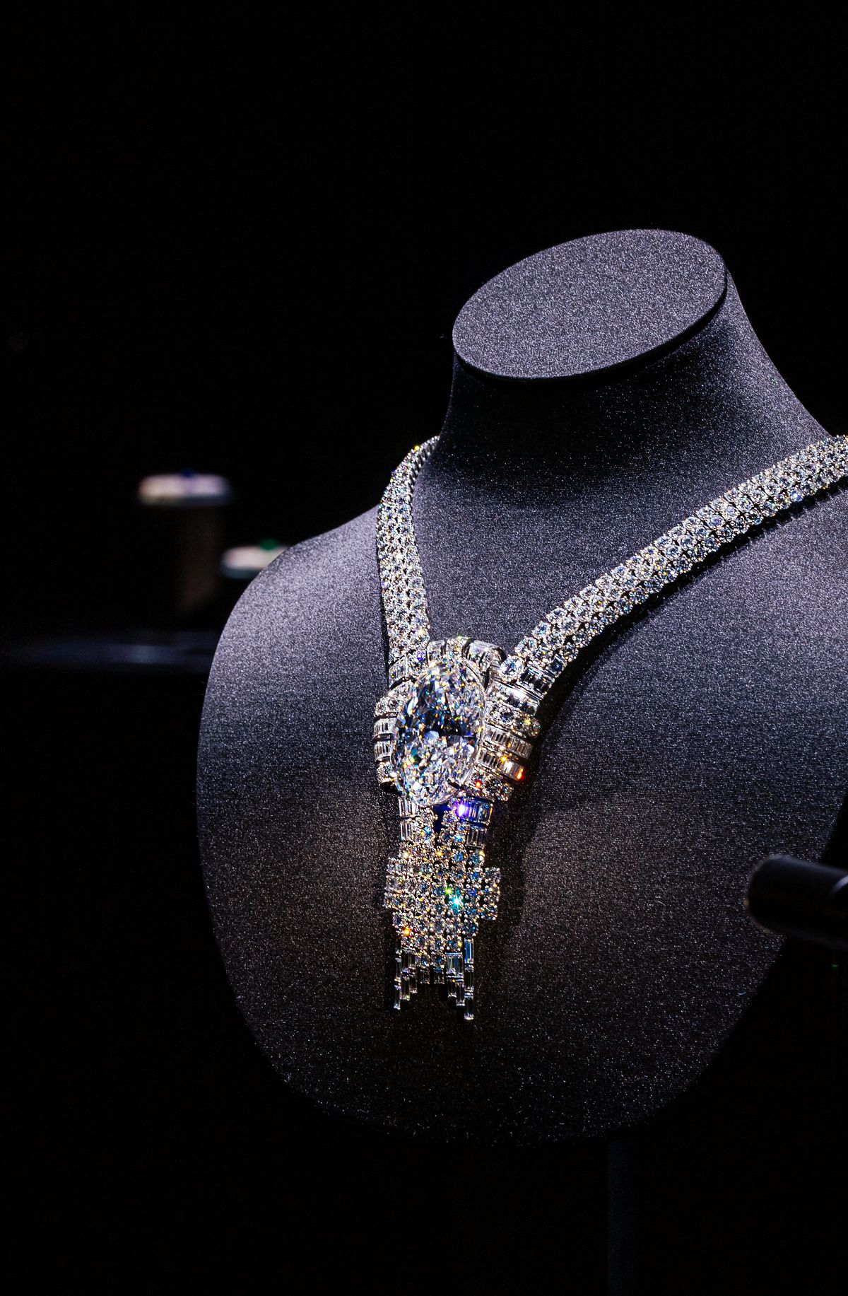 Колье Tiffany & Co. с 80-каратным Имперским Бриллиантом возглавило экспозицию Blue Book в Дубае, фото 2 Колье Tiffany & Co. с 80-каратным Имперским Бриллиантом возглавило экспозицию Blue Book, фото 2