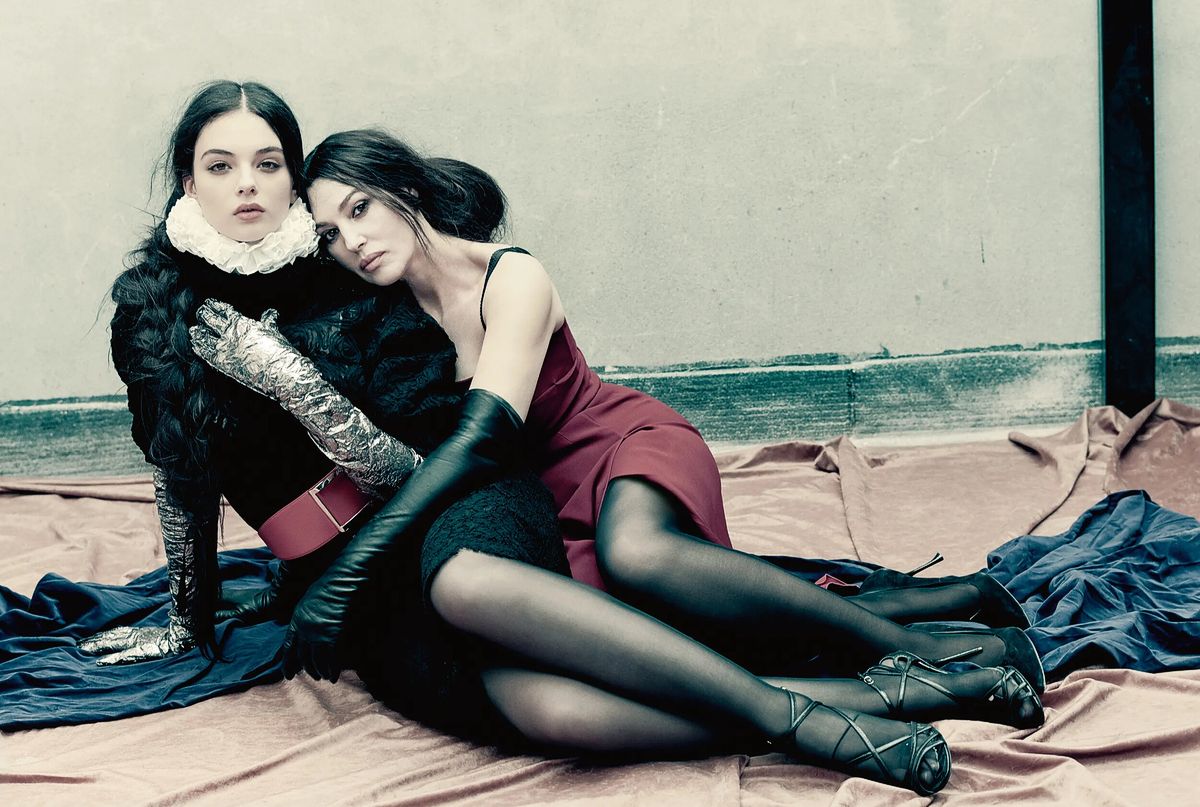 Моника Беллуччи и дочь Дева Кассель фотоссесия для дурнала Vogue Italia, 2021 г. Моника Беллуччи и дочь Дева Кассель, фотосессия для журнала Vogue Italia