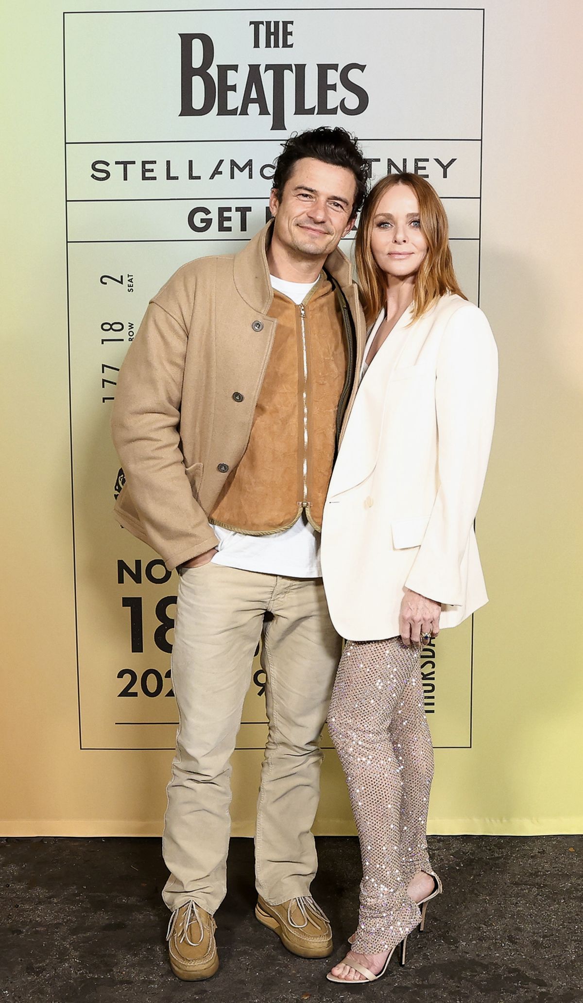 Орландо Блум, Стелла Маккартни на шоу капсульной коллекции Stella McCartney «Get Back» в Лос-Анджелесе, 18 ноября 2021 г.