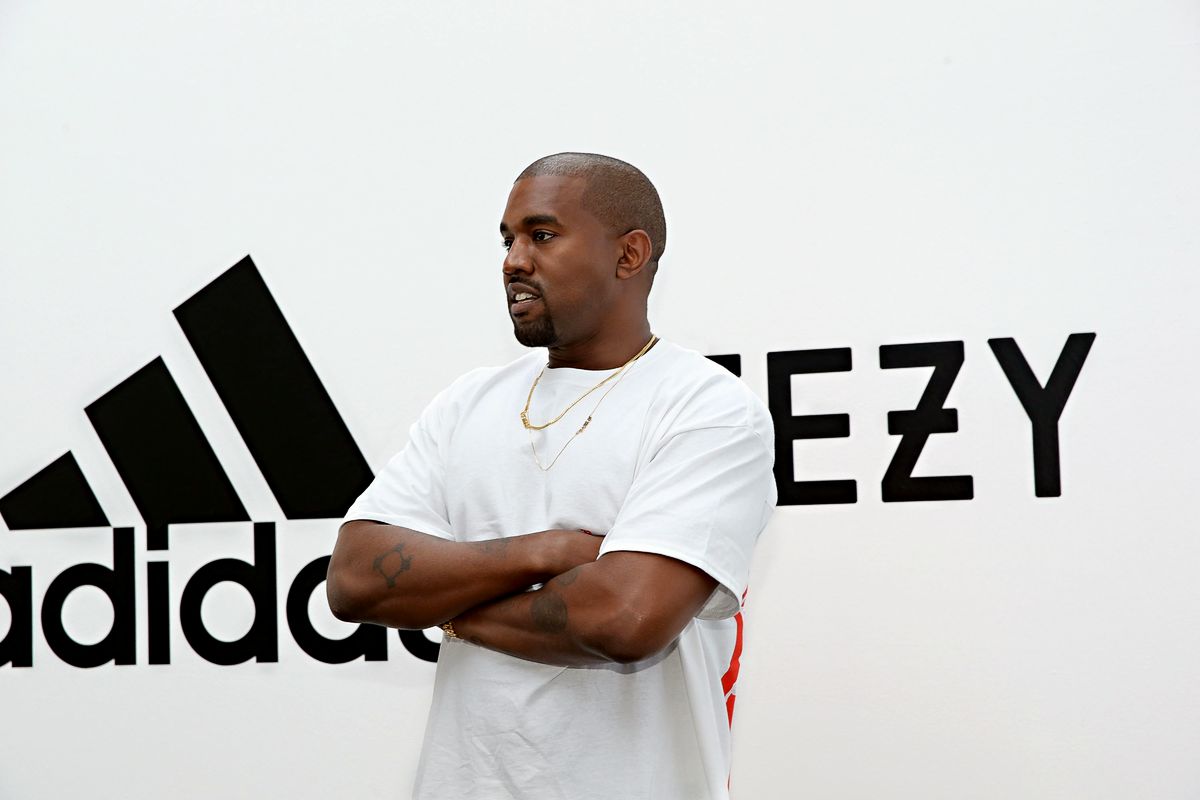 Adidas и Канье Уэст объявляют о будущем своего партнерства: adidas + Kanye West в Голливуде, 28 июня 2016 г. Adidas и Канье Уэст объявляют о коллаборации adidas + Kanye West