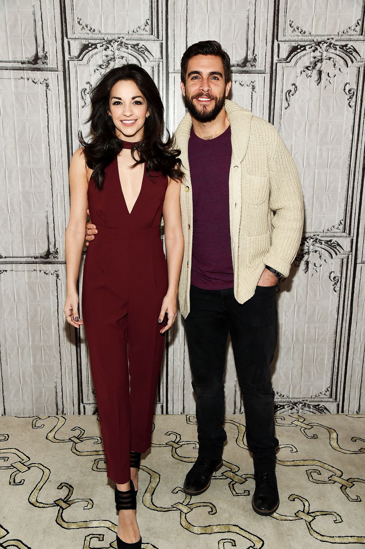 Ана Виллафане и Джош Сегарра на презентации AOL Build Presents