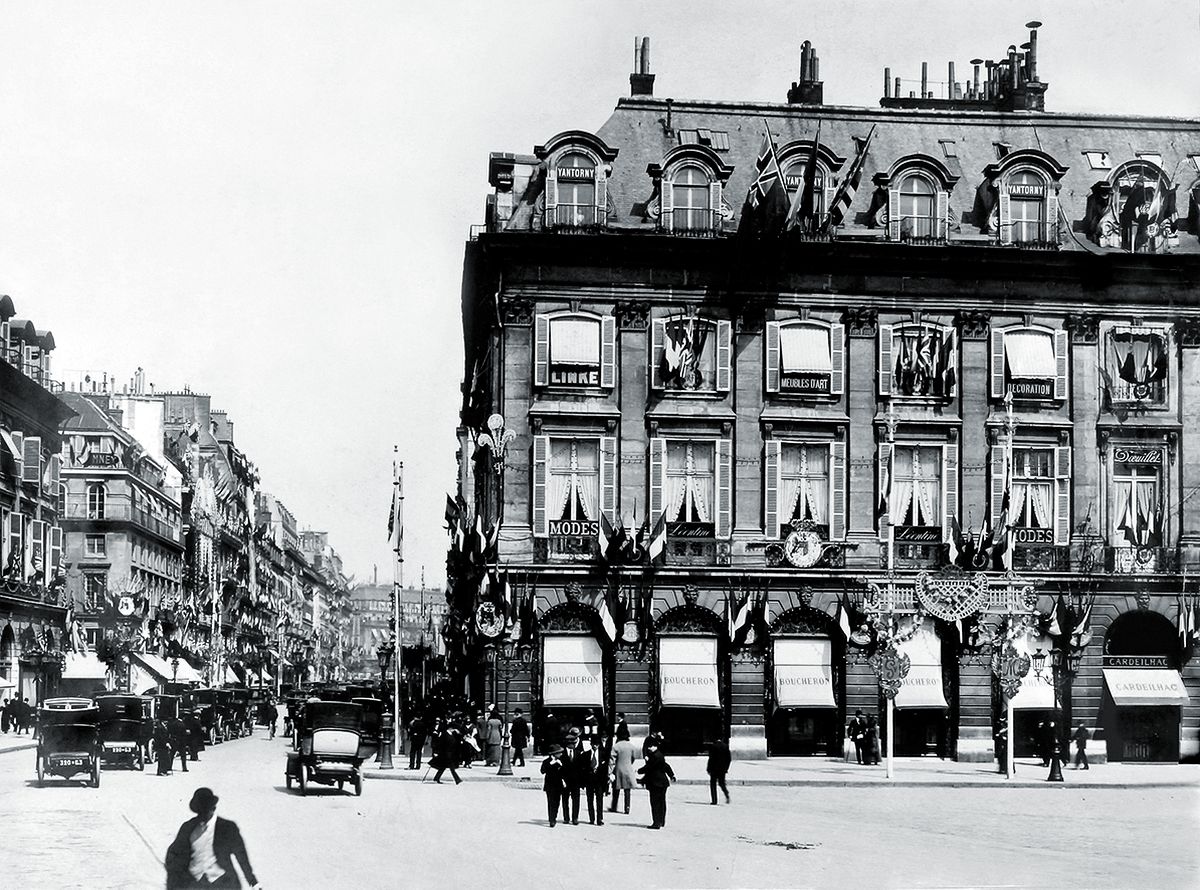 Бутик Boucheron на Вандомской площади в Париже, 1883 г. Бутик Boucheron на Вандомской площади в Париже, 1883 г