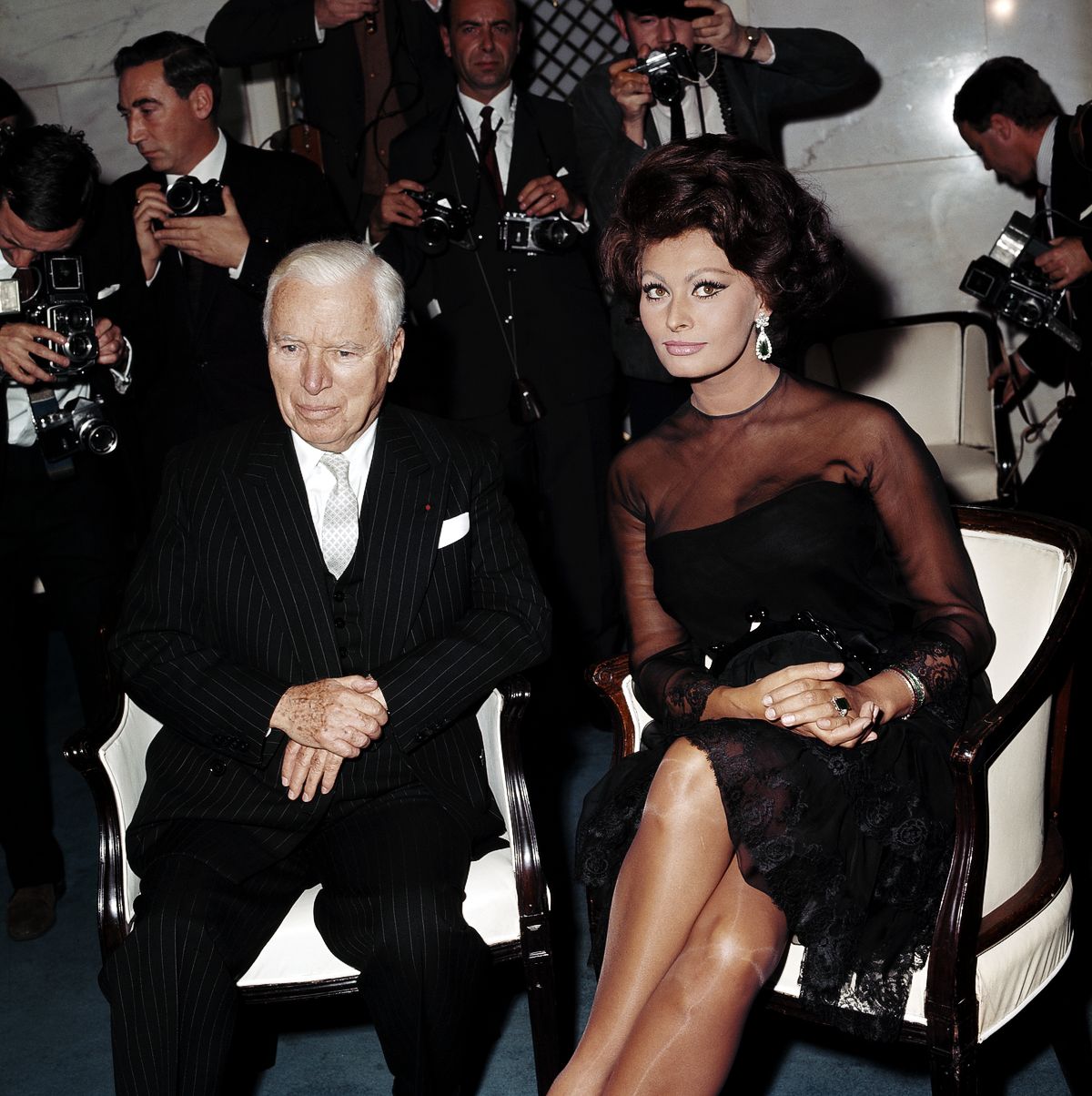 Чарли Чаплин с Софи Лорен в отеле Savoy в Лондоне, 1 ноября 1965 г. Чарли Чаплин с Софи Лорен
