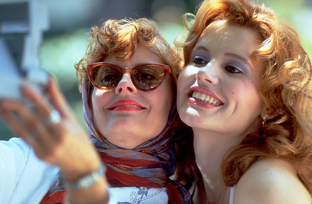 Джина Дэвис и Сьюзан Сарандон в фильме «Тельма и Луиза», 1991 г. Джина Дэвис и Сьюзан Сарандон в фильме «Тельма и Луиза»