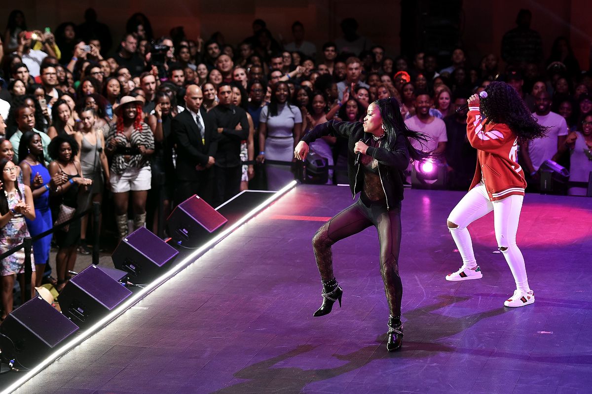 Кеке Палмер и Дризи выступают на сцене во время VH1 Hip Hop Honors: All Hail The Queens в Нью-Йорке, 11 июля 2016 г. Кеке Палмер и Дризи выступают на сцене во время VH1 Hip Hop Honors