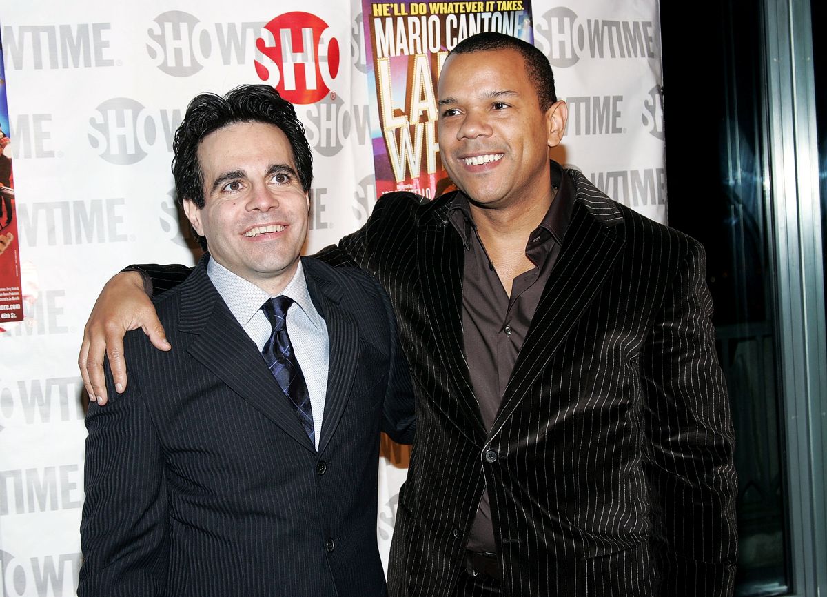 Марио Кантоне и Джерри Диксон на вечеринке открытия шоу «Mario Cantone: Laugh Whore» в Нью-Йорке, 24 октября 2004 г. Марио Кантоне и Джерри Диксон на вечеринке открытия шоу «Mario Cantone: Laugh Whore»