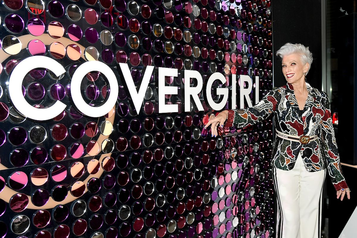 Мэй Маск на выставке Covergirl экспериментального макияжа в Нью-Йорке, 4 декабря 2018 г. На открытии первого флагманского магазина Covergirl