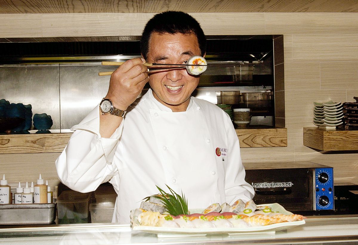 Нобу Мацухиса принимает участие в фотосессии в ресторане Nobu