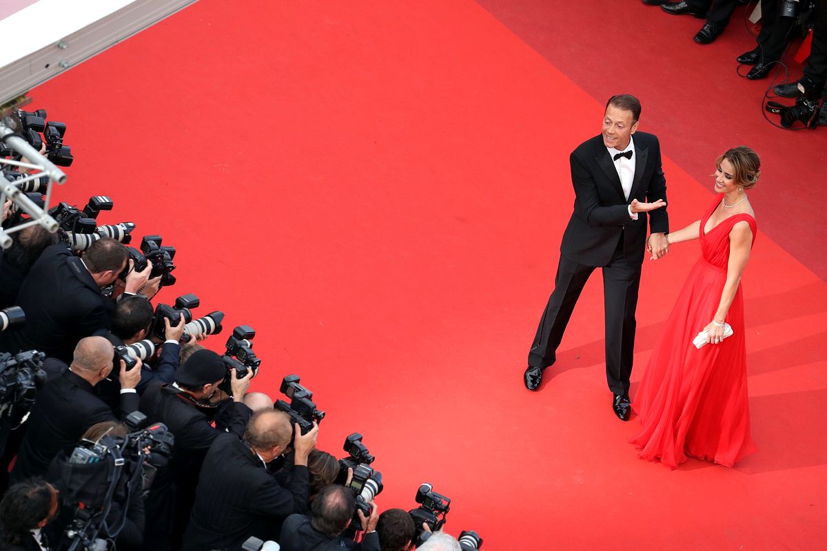 Рокко Сиффреди и Роза Тасси на премьере фильма «Денежный монстр» во время 69-го ежегодного Каннского кинофестиваля, 12 мая 2016 г. Рокко Сиффреди и Роза Тасси на премьере фильма «Финансовый монстр»