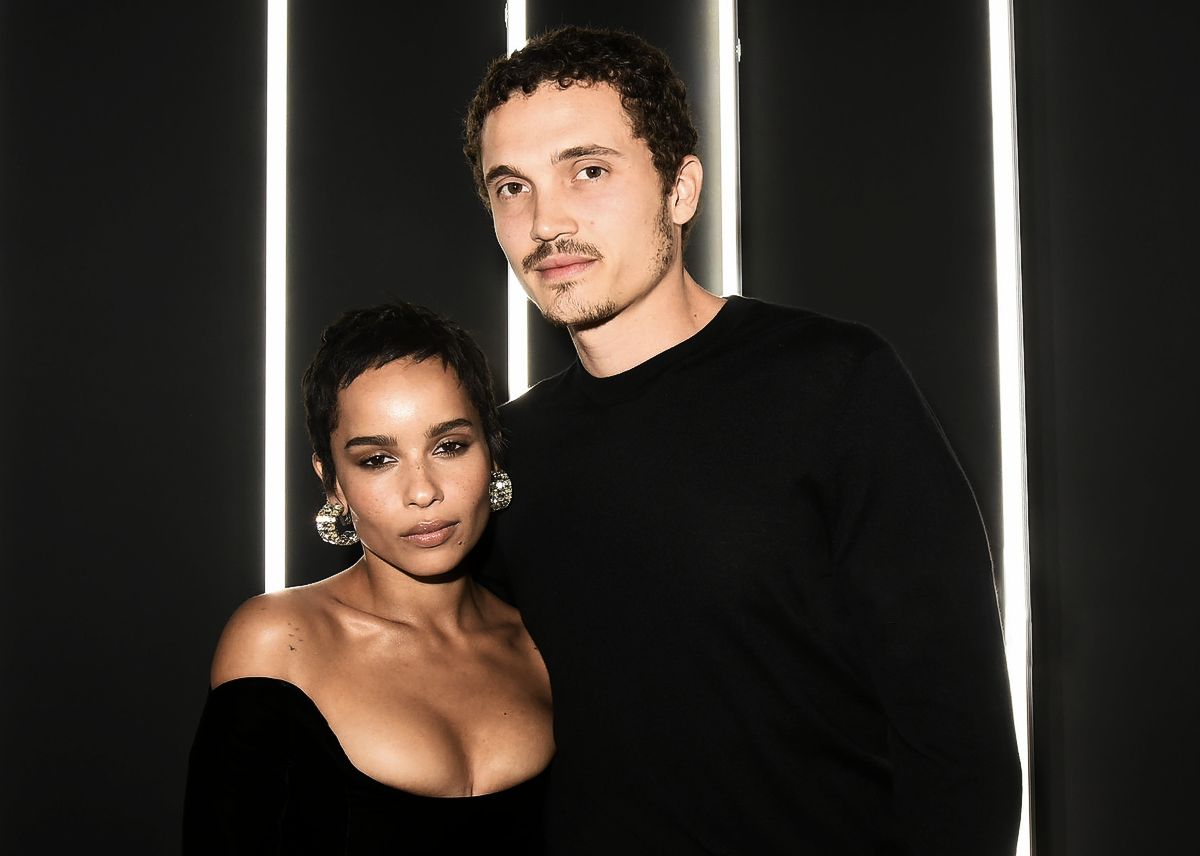 Зои Кравиц и Карл Глусман на вечеринке YSL Beauty Party в рамках Недели моды в Париже, 17 января 2018 г. Зои Кравиц и Карл Глусман на вечеринке YSL Beauty Party