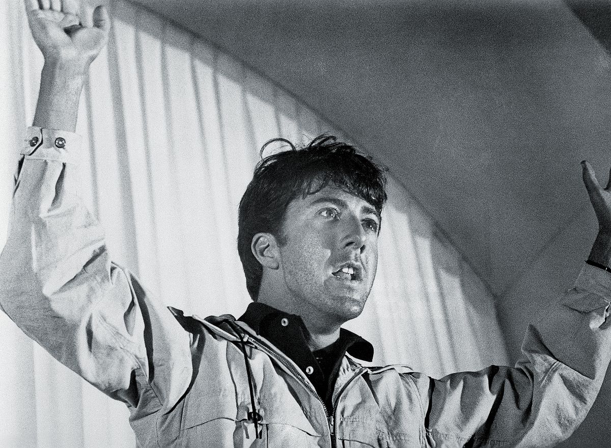 Актер Дастин Хоффман в фильме «Выпускник», 1967 г. Актер Дастин Хоффман в фильме «Выпускник»