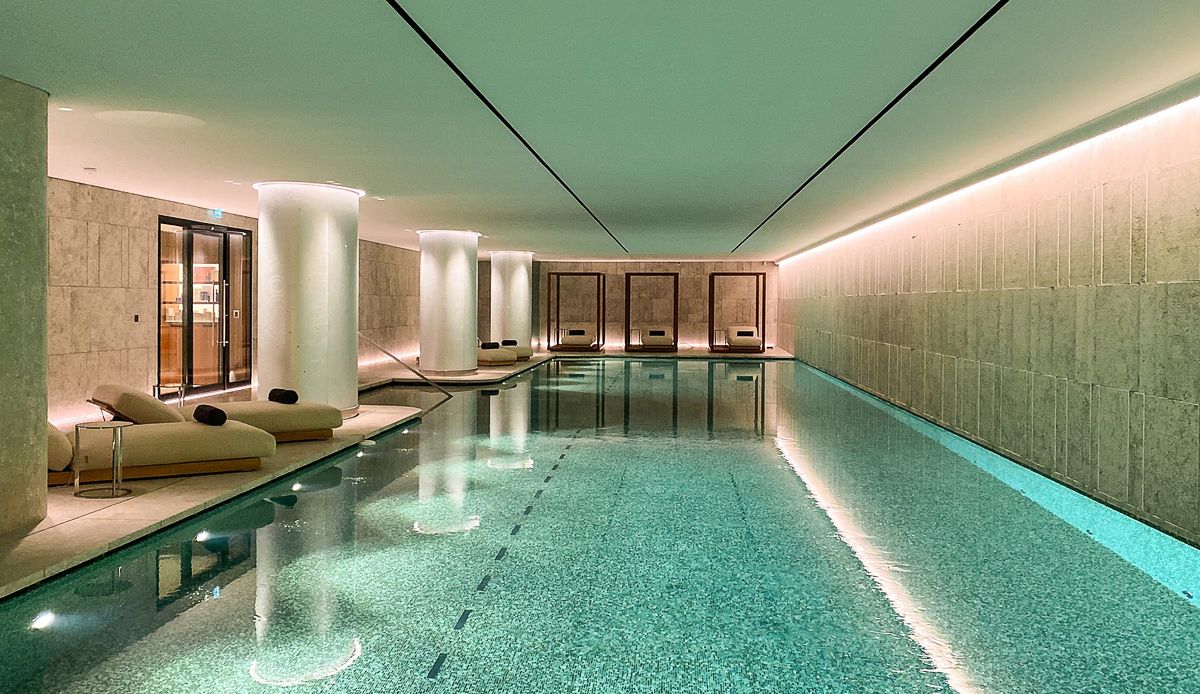Бассейн в отеле Bvlgari Hotel Paris, фото 1 Бассейн в отеле Bvlgari Hotel Paris