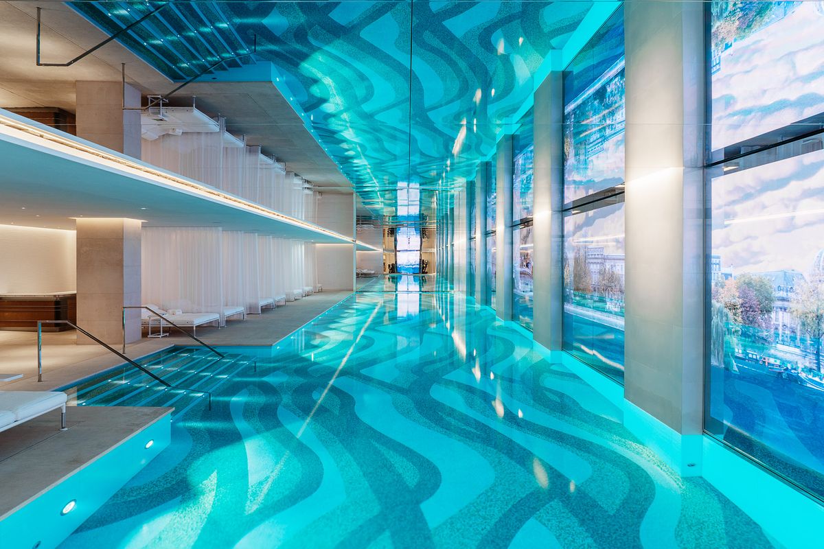 Бассейн в отеле Cheval Blanc Paris, фото 1 Бассейн в отеле Cheval Blanc Paris