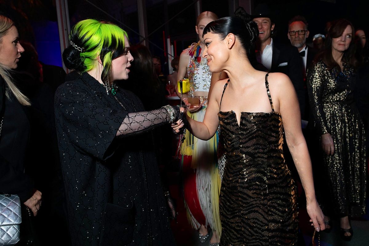 Билли Айлиш и Алекса Деми на вечеринке Vanity Fair Oscar Party 2020 в Беверли-Хиллз, 9 февраля 2020 г. Билли Айлиш и Алекса Деми на вечеринке Vanity