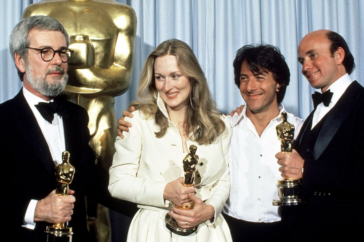 Дастин Хоффман и Мерил Стрип премия «Оскар» за фильм «Крамер против Крамера», 1979 г. Дастин Хоффман и Мерил Стрип премия «Оскар» за фильм «Крамер против Крамера»