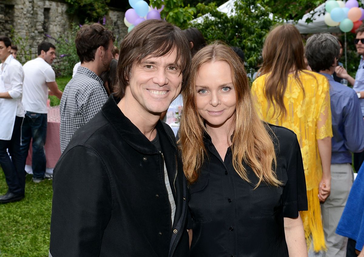 Джим Керри и Стелла Маккартни на презентации Stella McCartney Resort в Нью-Йорке, 11 июня 2012 г. Джим Керри и Стелла Маккартни на презентации коллекции Stella McCartney Resort 2013